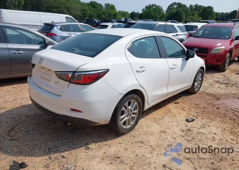 2017 Toyota Yaris Ia z USA, uszkodzony, nr VIN 3MYDLBYV1HY158919